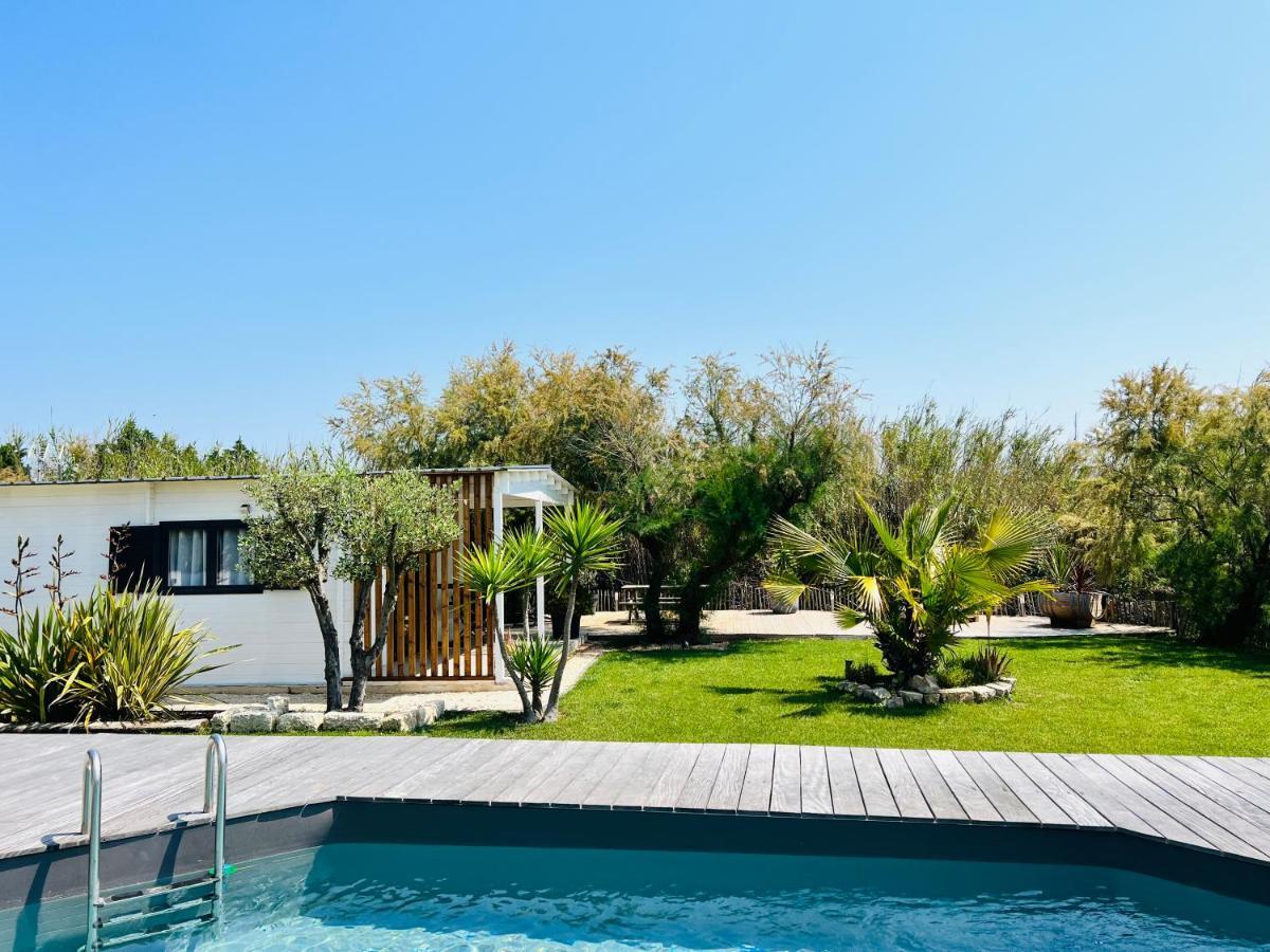 Cabane Le Flamant Avec Jardin, Piscine Et Parking Сент-Марі-де-ла-Мер Екстер'єр фото