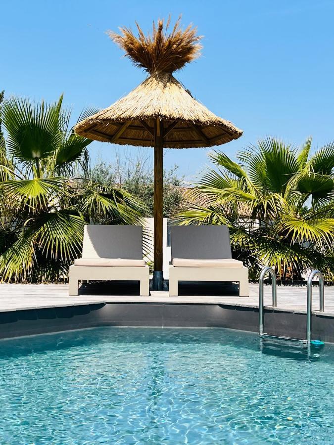 Cabane Le Flamant Avec Jardin, Piscine Et Parking Сент-Марі-де-ла-Мер Екстер'єр фото