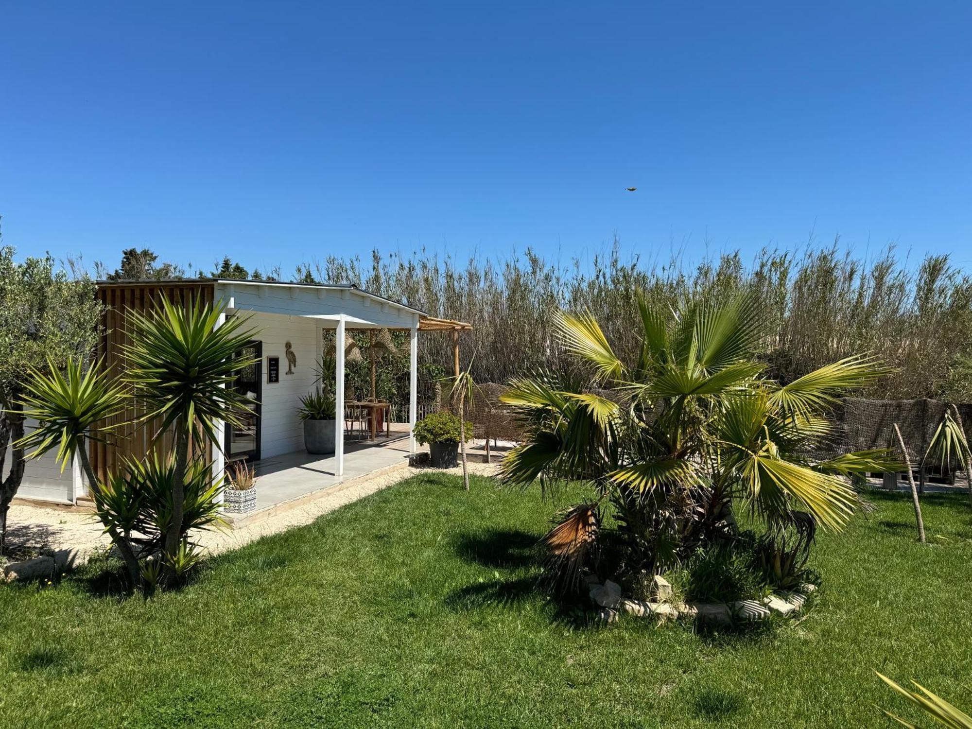 Cabane Le Flamant Avec Jardin, Piscine Et Parking Сент-Марі-де-ла-Мер Екстер'єр фото