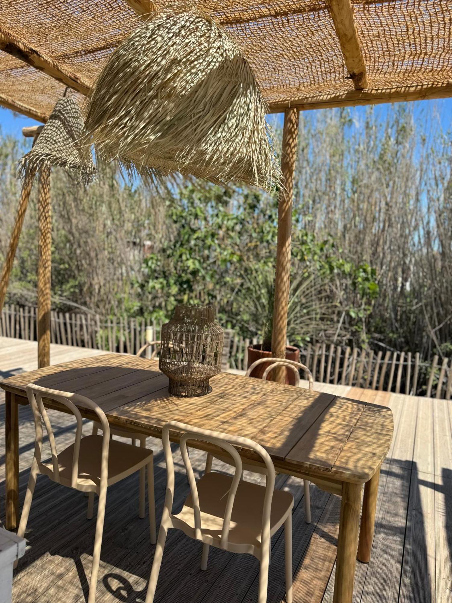 Cabane Le Flamant Avec Jardin, Piscine Et Parking Сент-Марі-де-ла-Мер Екстер'єр фото